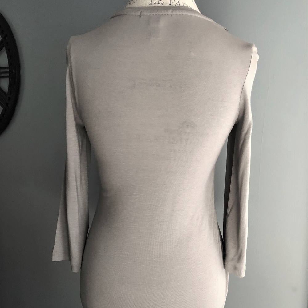 Banana Republic 3/4 Sleeve Blouse w/ Chiffon Pleat - Picture 7 of 7